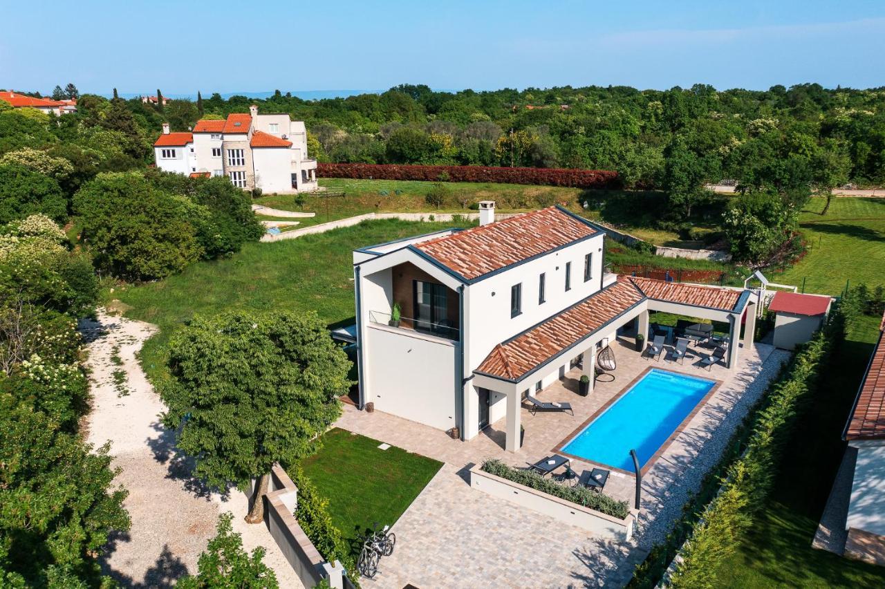 Villa Nobu Mali Vareški 外观 照片