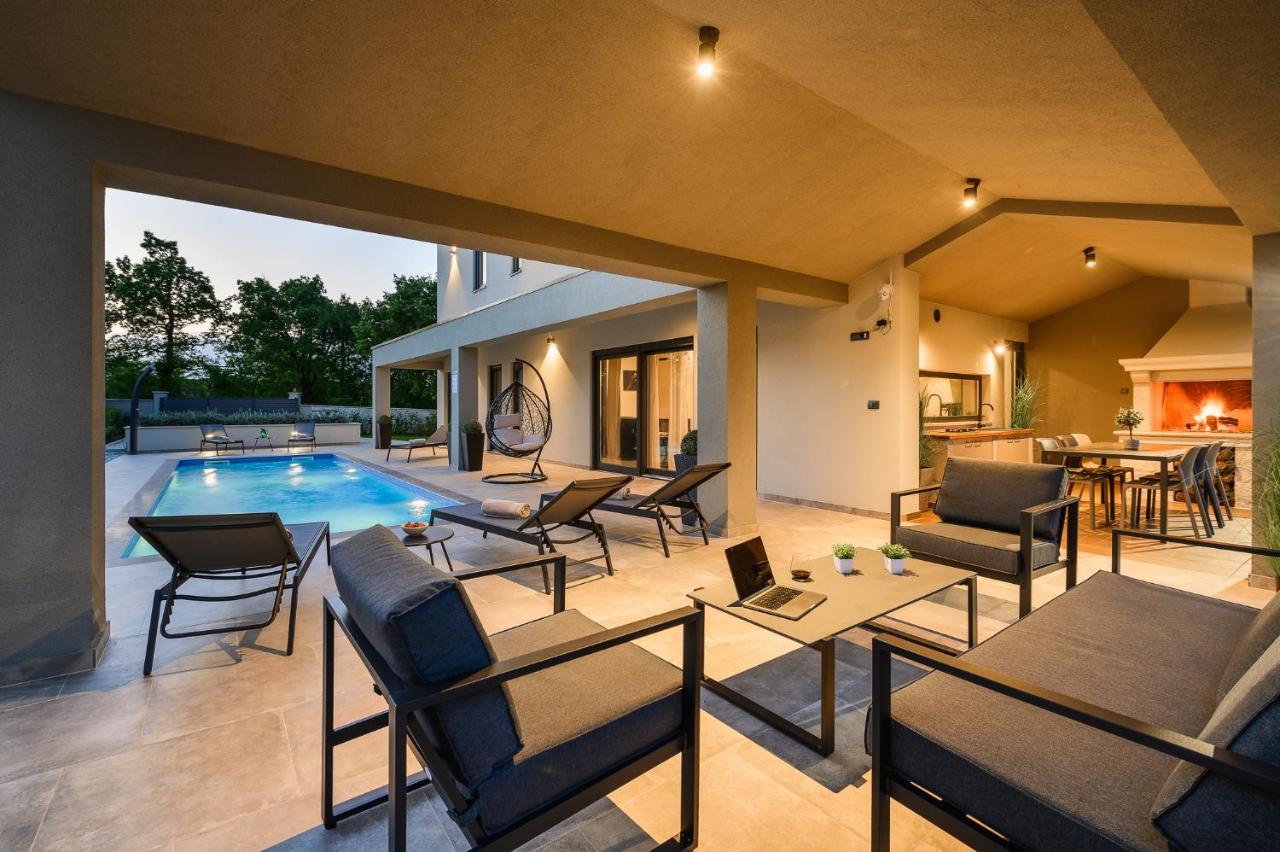Villa Nobu Mali Vareški 外观 照片