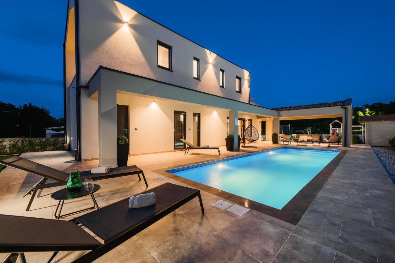 Villa Nobu Mali Vareški 外观 照片