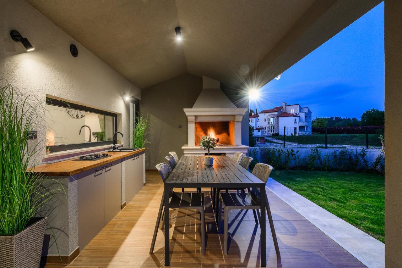 Villa Nobu Mali Vareški 外观 照片